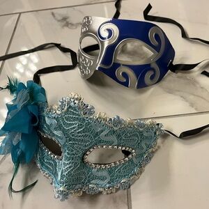 Elegant Teal Lace Masquerade Mask with Blue Metallic Accent
